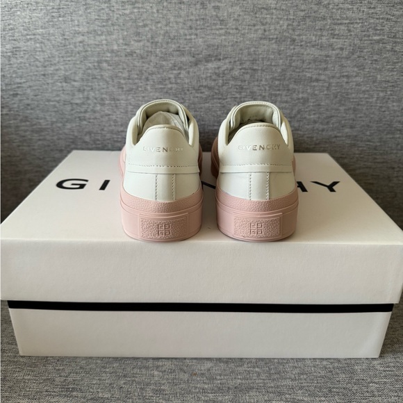 Givenchy City Sneakers in size 37.5–7 US. NIB.! - Picture 5 of 9